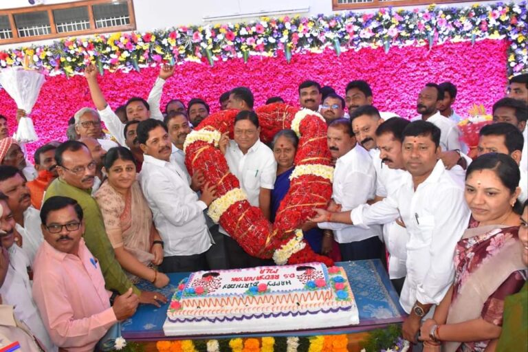 ఎమ్మెల్యే డీఎస్ రెడ్యా నాయక్ జన్మదినోత్సవ వేడుకలు