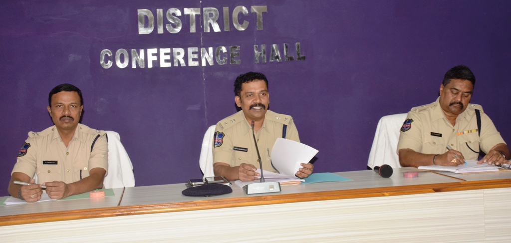 ప్రతి కేసులో పారదర్శకంగా విచారణ చేపట్టాలి