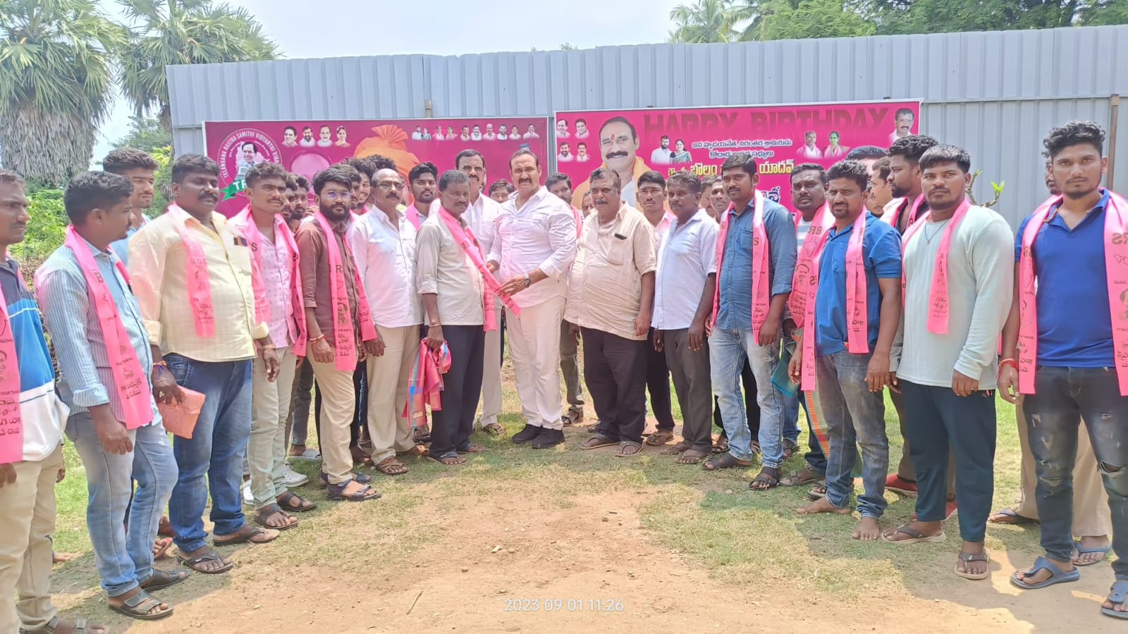 బిఆర్ఎస్ పార్టీలోకి జోరుగా వలసలు