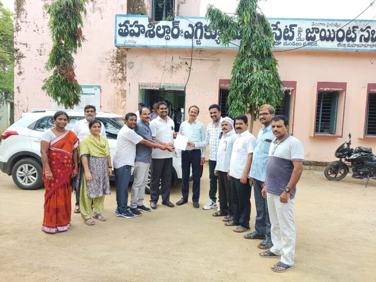 పాత పెన్షన్ విధానం కొనసాగించాలి