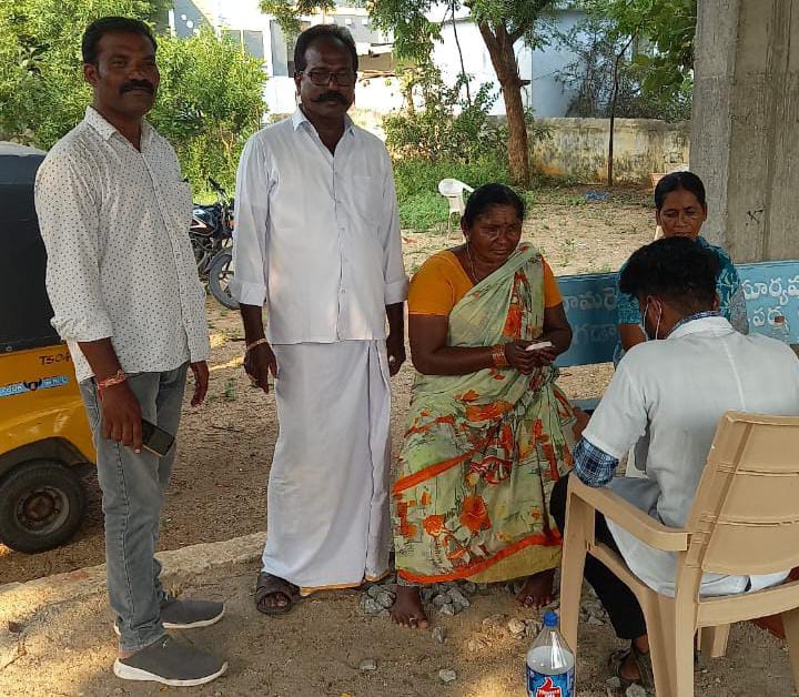 ఉచిత ఆరోగ్య శిబిరం ఏర్పాటు అభినందనీయం: సర్పంచ్ పద్మాప్రభాకర్ రెడ్డి