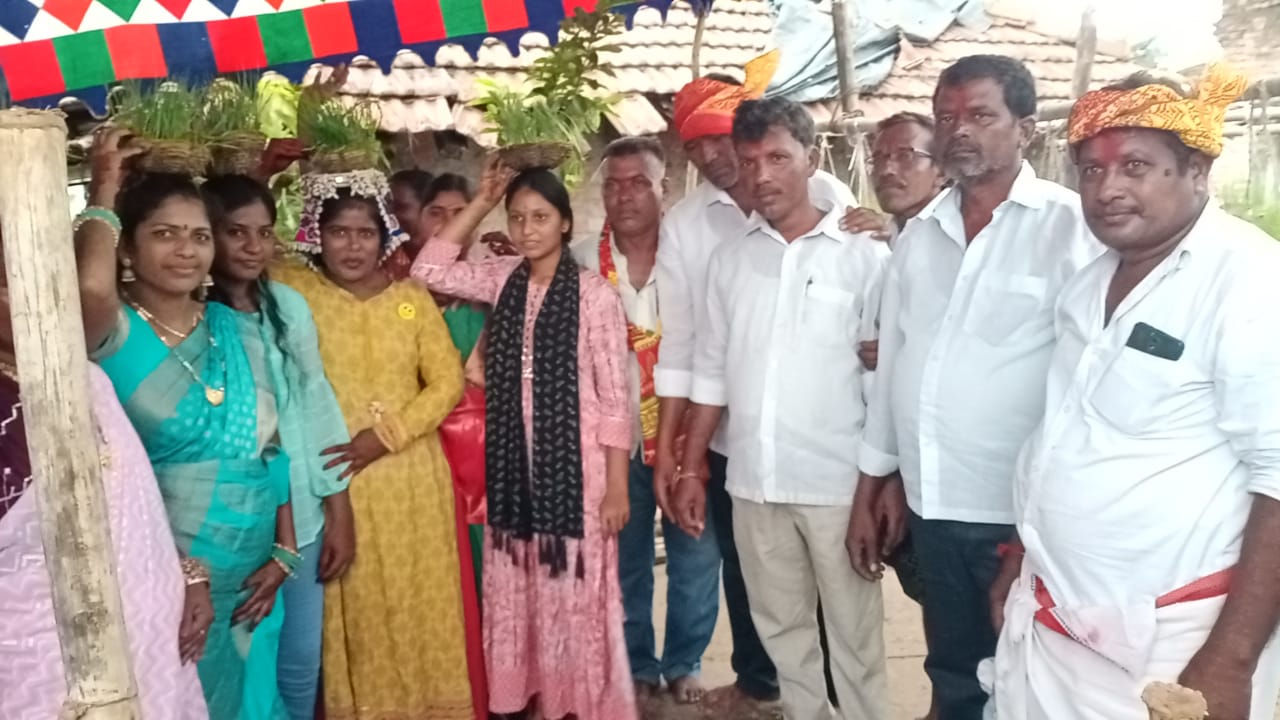 గిరిజన సంస్కృతికి ప్రతీక తీజ్