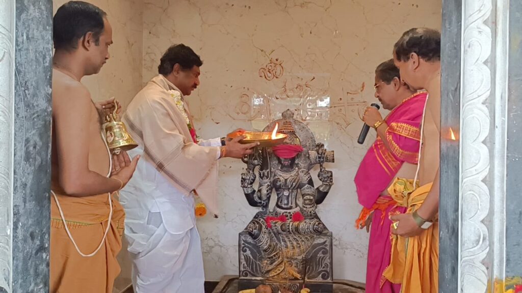 పోచమ్మ తల్లి విగ్రహ ప్రతిష్టాపన కార్యక్రమం