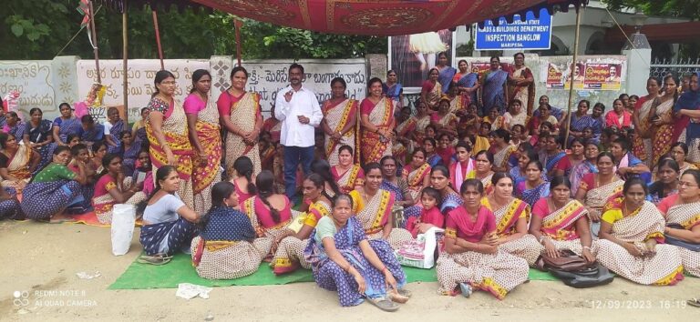 అంగన్వాడీలను పర్మినెంట్ చెయ్యాలి