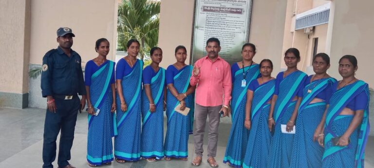 కాంట్రాక్టు ఔవుట్ సోర్సింగ్ ఉద్యోగుల సంగ్రామ సభను విజయవంతం చేయండి