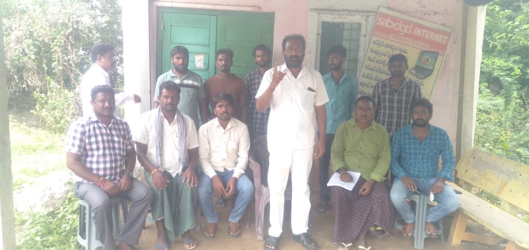 తెలంగాణ ప్రజలు సోనియాగాంధీ రుణం తీర్చుకోవాలి- గుండు శ్రీను