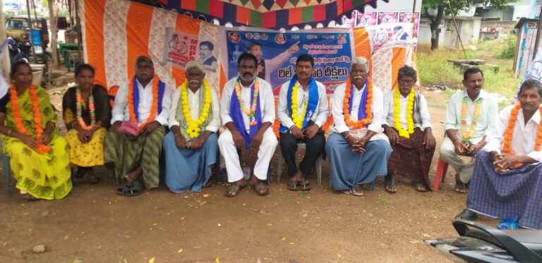 కాంగ్రెస్ పార్టీ వర్కింగ్ కమిటీ సమావేశంలలో ఎస్సీ వర్గీకరణ కు చట్టబద్ధకై తీర్మానం చేయాలి.