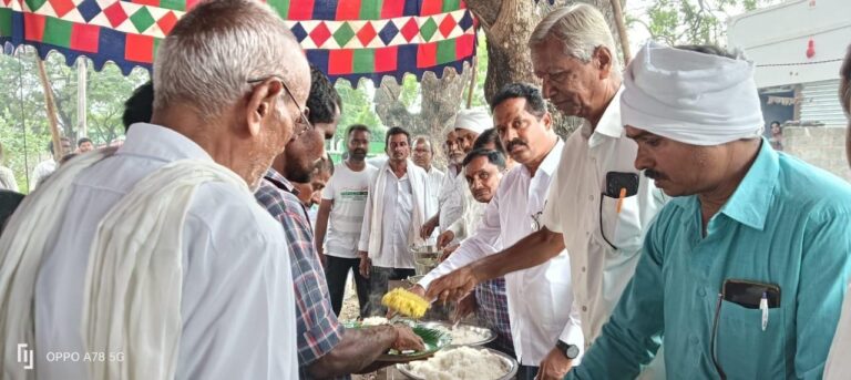 మరిపెడ పట్టణ పద్మశాలి సేవ సంఘం ఆధ్వర్యంలో మహా అన్నదాన కార్యక్రమం