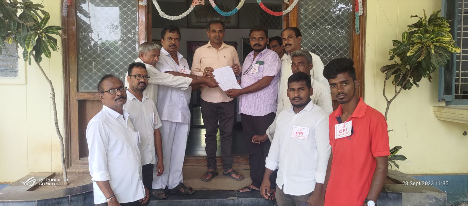 పట్టణంలో స్పెషల్ డ్రైవ్ నిర్వహించి పారిశుధ్య పనులు చేపట్టాలి..