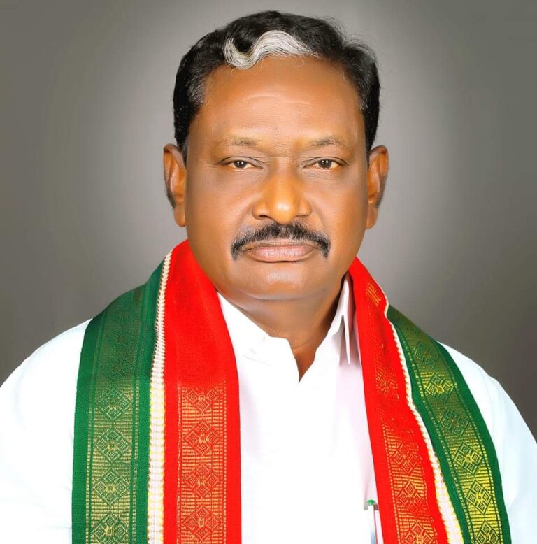 నిర్బంధించడాన్ని తీవ్రంగా ఖండించిన ఎమ్మెల్యే పోదెం వీరయ్య.