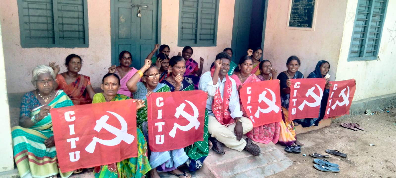 మధ్యాహ్న భోజన కార్మికుల సమస్యలు పరిష్కరించాలి
