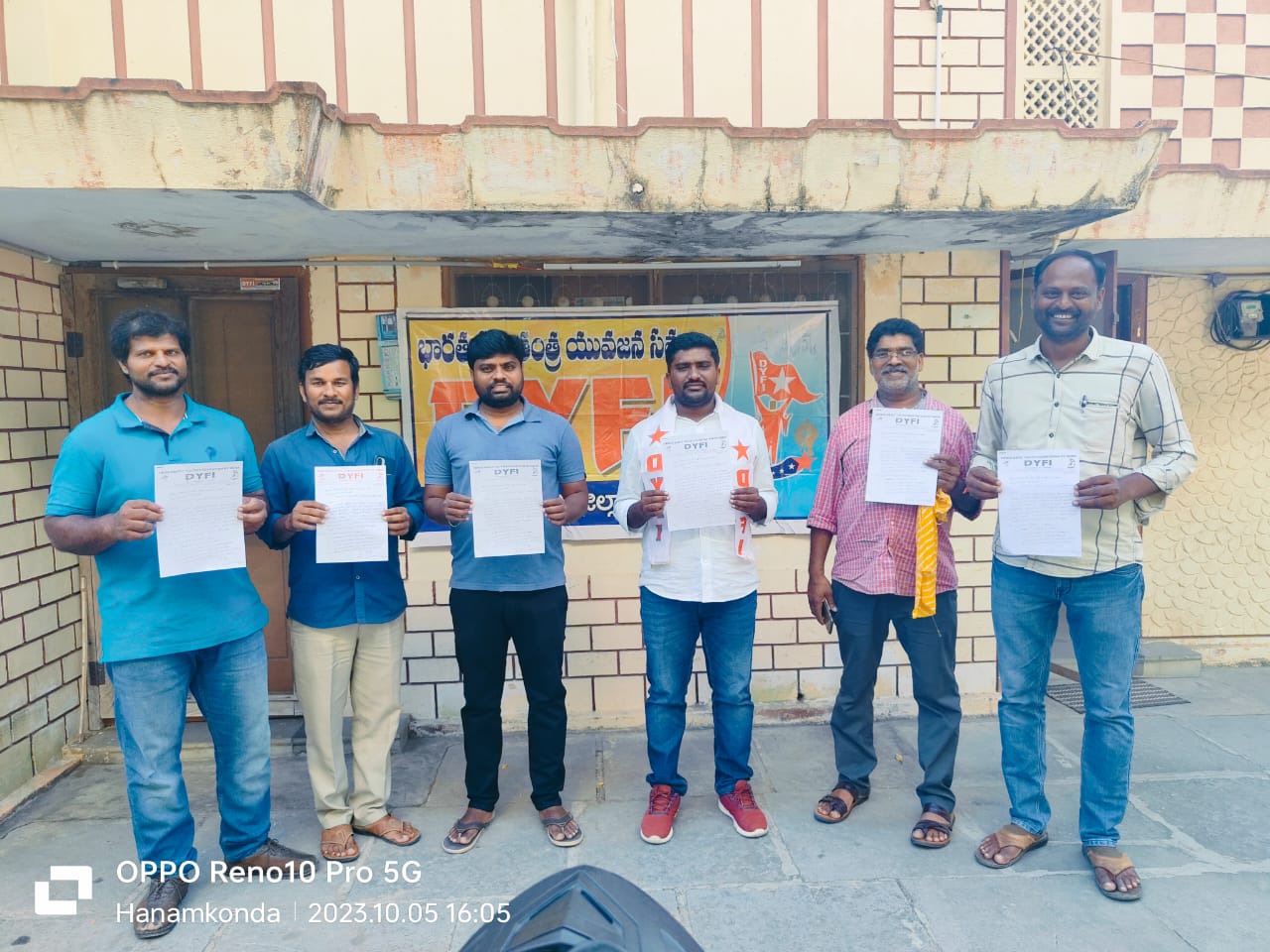 యువతకు ఇస్తామన్నా నిరుద్యోగ భృతి, ఉద్యోగాలపై మాట్లాడాలి