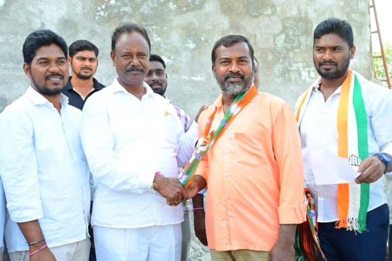 బిఆర్ఎస్ నుండి కాంగ్రెస్ లోకి చేరికలు