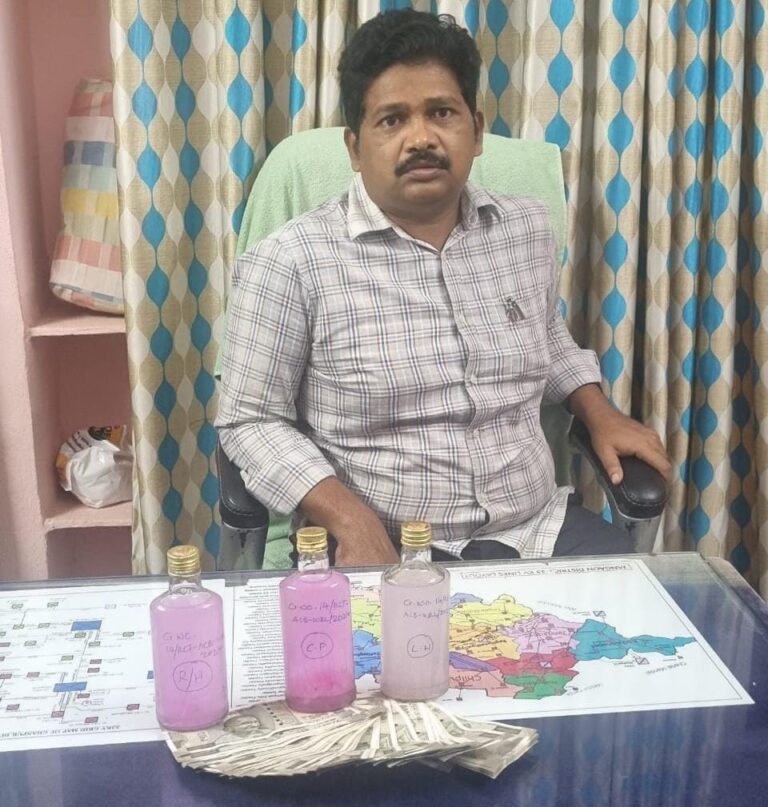 ఎసిబి వలలో చిక్కుకున్న స్టేషన్ ఘనపూర్ విద్యుత్ శాఖ అధికారి