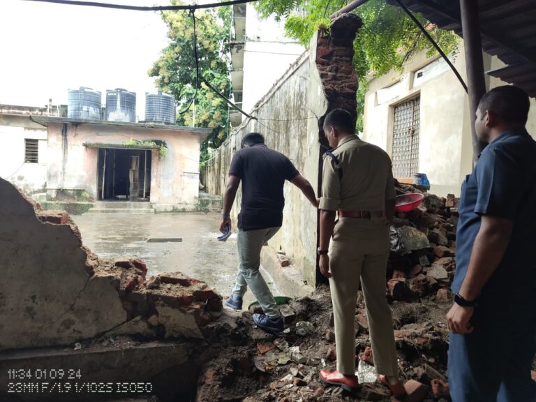 ఐటీడీఏ ప్రాజెక్టు అధికారి బి రాహుల్, ఏ ఎస్ పి అంకిత్