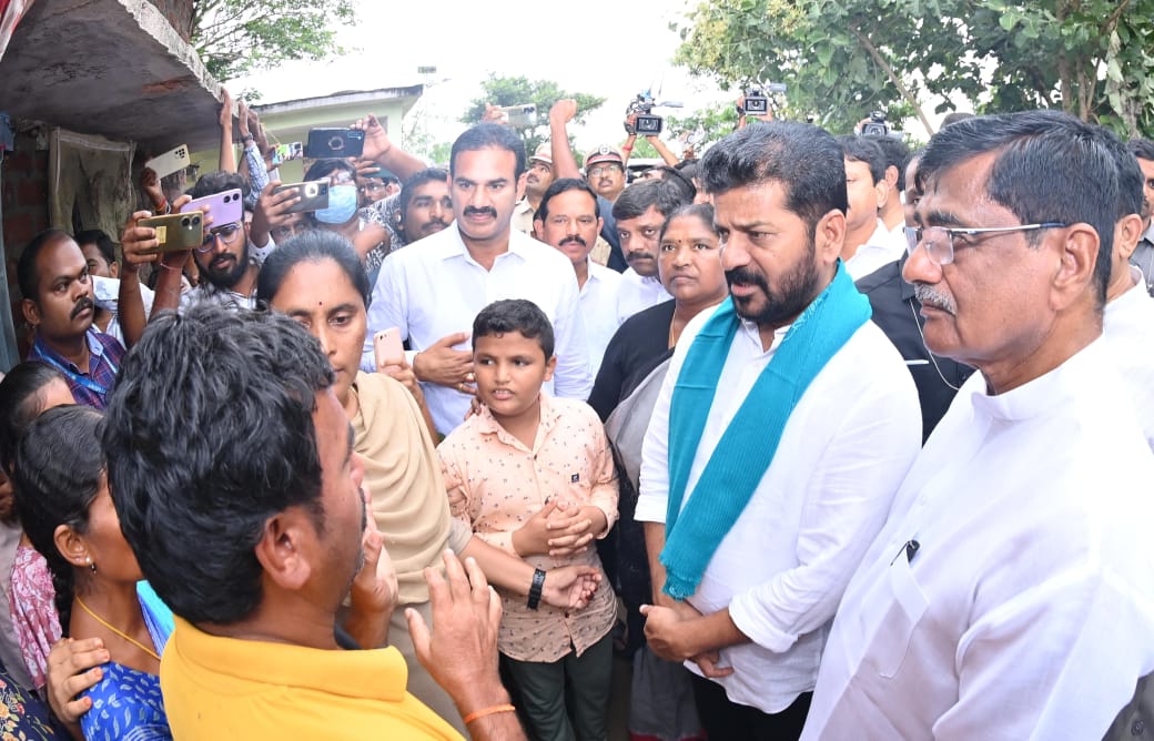 ప్రభుత్వం అన్ని విధాలుగా వరద బాధితులకు అండగా ఆదుకుంటాం