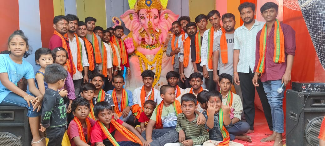 అన్న ప్రసాద వితరణ చేసే వారు అదృష్టవంతులు ఎస్సై సతీష్ గౌడ్
