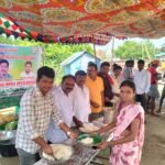 వరద బాధితులకు అన్నదానం చేసిన సాయి అక్షిత ఇన్ఫ్రా డెవలపర్స్