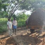 గుంతలు రోడ్డుని పూడ్చించిన నవీన్ రావు