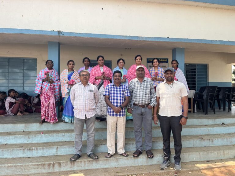 హిమ్మత్ నగర్ గెజిటెడ్ ప్రధానోపాధ్యాయులు మంగు జయప్రకాశ్
