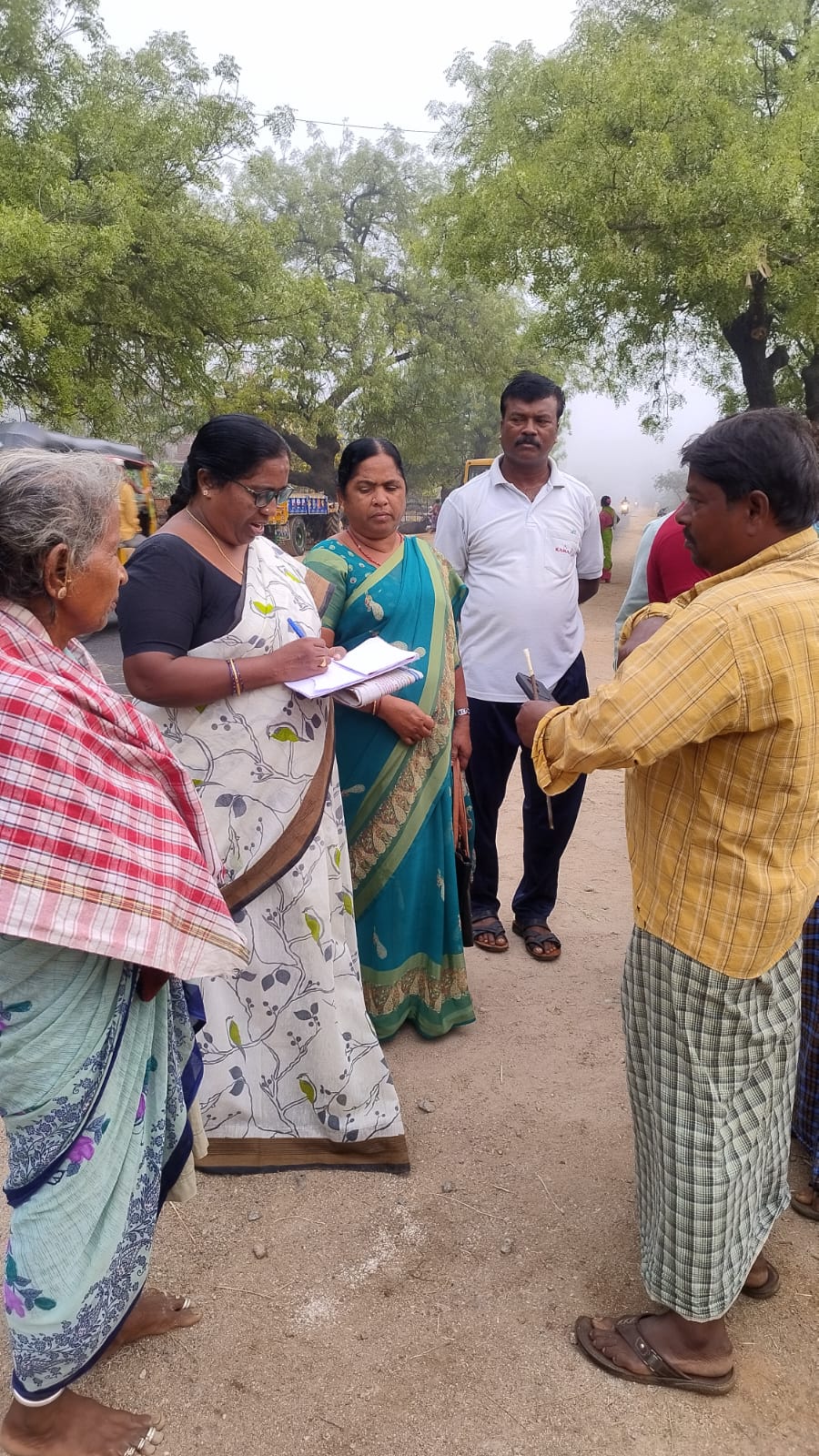 పాలడుగు ప్రభావతి జిల్లా కార్యదర్శి వర్గ సభ్యులు పిలుపు