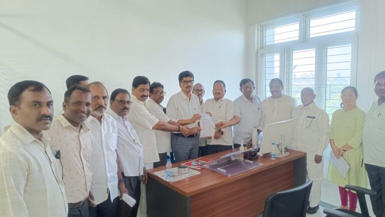 షెడ్యూల్డ్ జీవో లు సవరించి,హై కోర్టు తీర్పు ప్రకారం కనీస వేతనాలు పెంచాలని