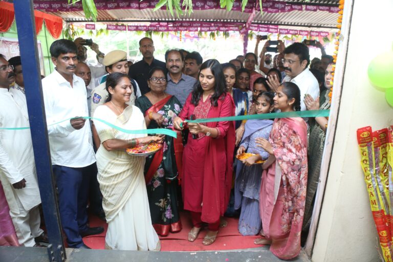 వంగపహాడ్‌ లో ఆసరా స్టోర్ ప్రారంభించిన హన్మకొండ జిల్లా కలెక్టర్ ప్రావీణ్య