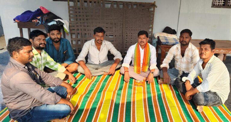 కోమటిగూడెంలో గ్రామానికి చలో కార్యక్రమం