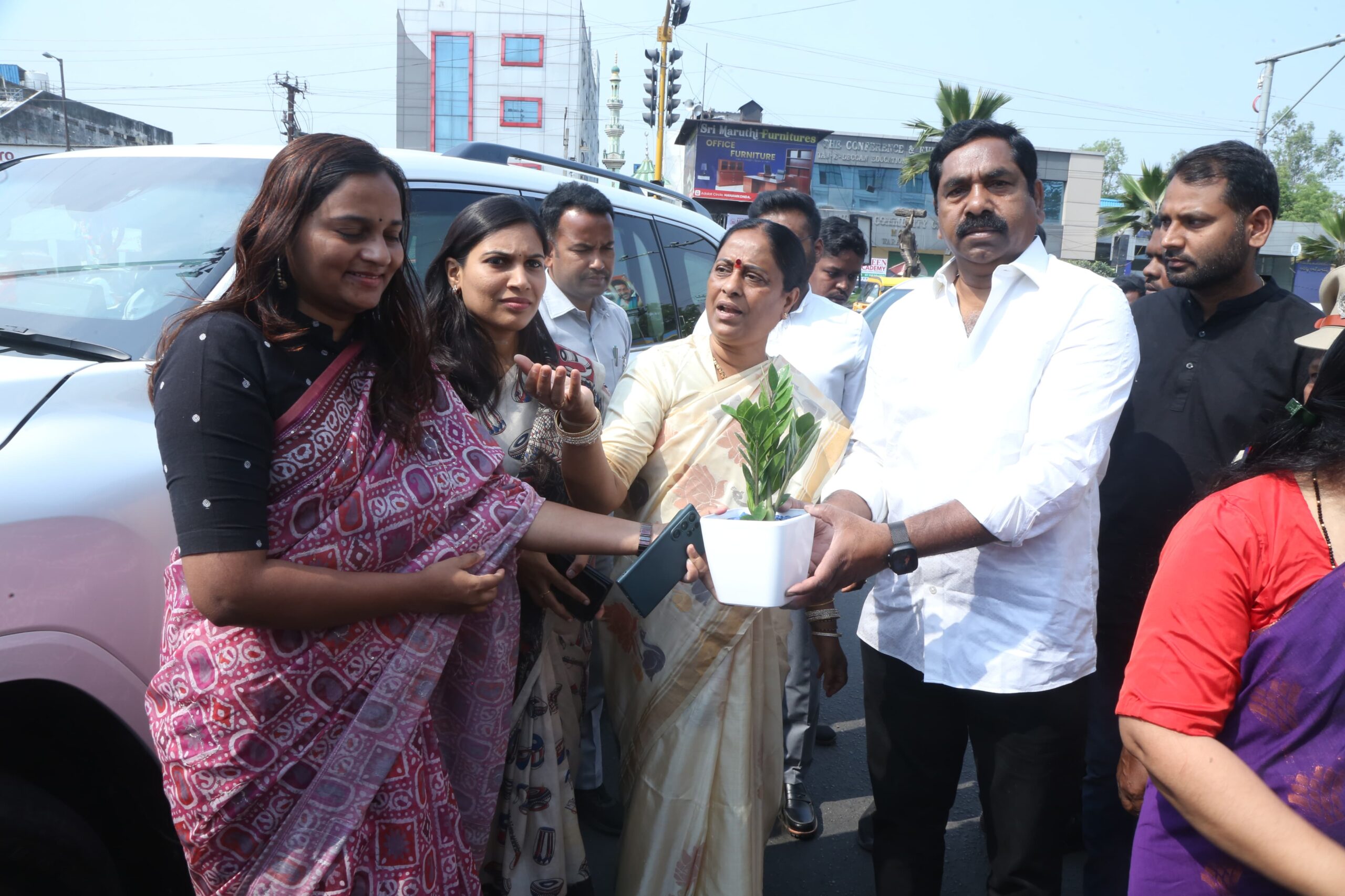 199వ పూలే జయంతిలో రాష్ట్ర పర్యావరణ అటవీ దేవాదాయ శాఖ మంత్రి కొండా సురేఖ