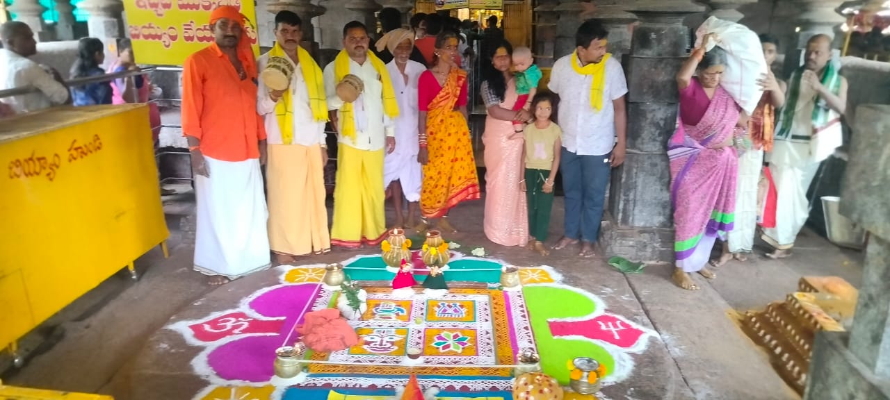 ఐనవోలు శ్రీ మల్లికార్జున స్వామి దేవస్థానంలో మాస సంక్రమణ ప్రత్యేక కార్యక్రమాలు