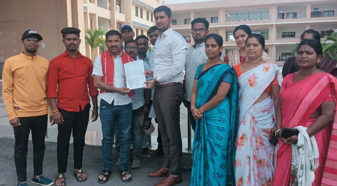 జనగామలో వేతనాల కోసం సిఐటియు ఆందోళన