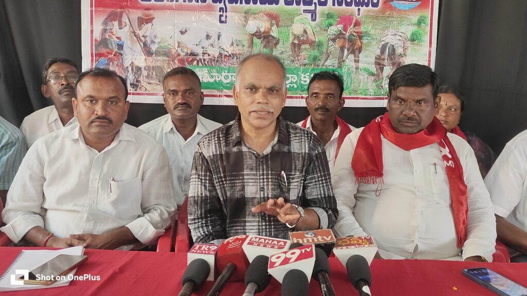 తెలంగాణ వ్యవసాయ కార్మిక సంఘం రాష్ట్ర ఉపాధ్యక్షలుబి. ప్రసాద్