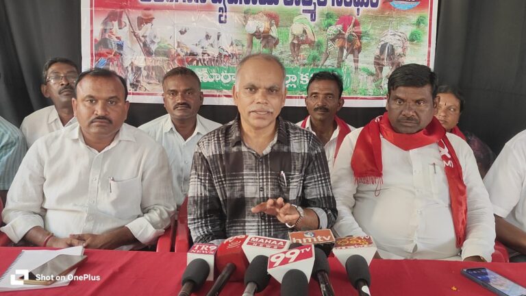 తెలంగాణ వ్యవసాయ కార్మిక సంఘం రాష్ట్ర ఉపాధ్యక్షలుబి. ప్రసాద్