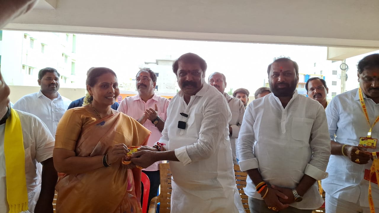 ఎమ్మెల్యే గుమ్మనూరు జయరామ్