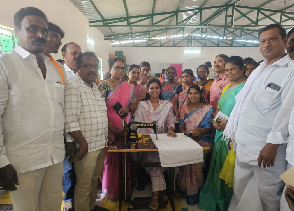 ఎమ్మెల్యే బండారు శ్రావణి శ్రీ