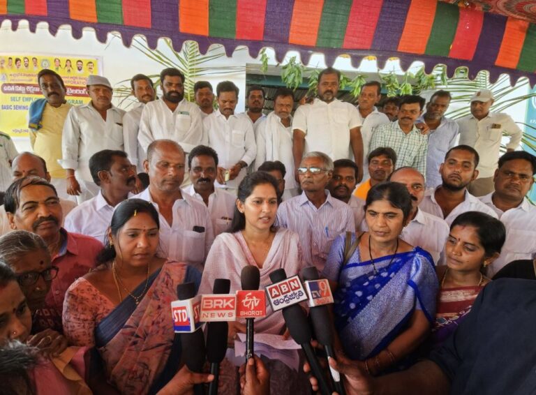 -ఎమ్మెల్యే బండారు శ్రావణి శ్రీ