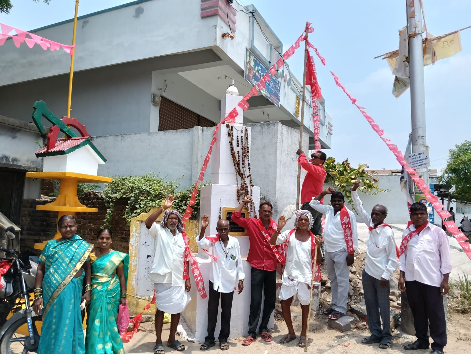 లింగాల గణపురంలో మేడే వేడుకలు ఉత్సాహంగా నిర్వహణ – సిపిఐ నేత సదానంద్