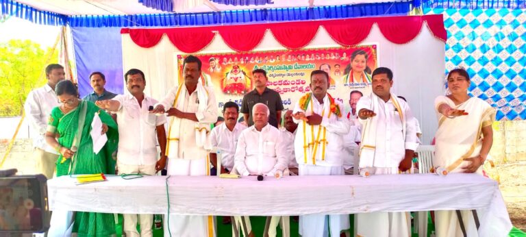 ఆలయ కమిటీ ప్రమాణ స్వీకారంలో ఎమ్మెల్యే కడియం శ్రీహరి