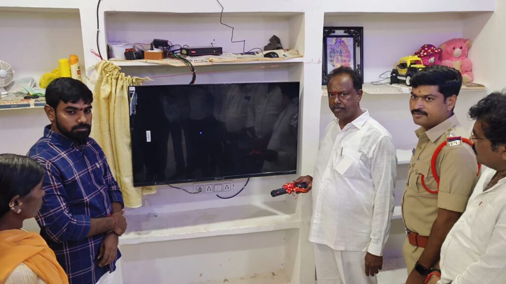 నేరాల నియంత్రణలో సీసీ కెమెరాల పాత్ర కీలకం-ఎమ్మెల్యే గండ్ర సత్యనారాయణ రావు 2 IMG 20250724 WA0049
