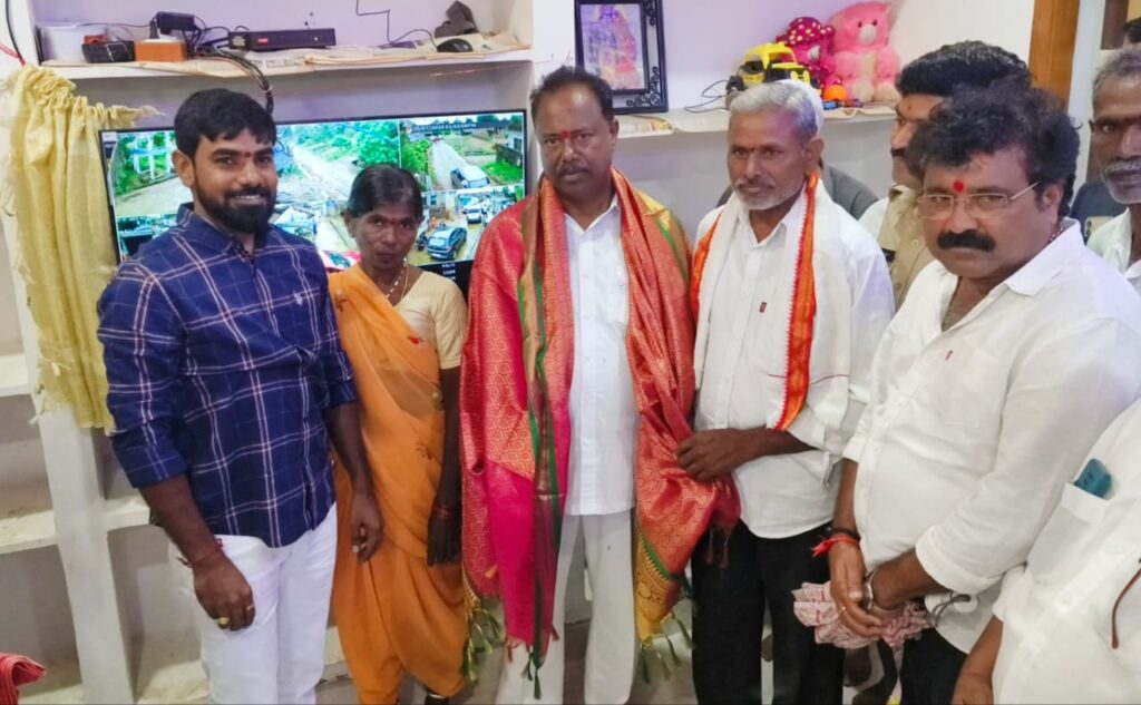 నేరాల నియంత్రణలో సీసీ కెమెరాల పాత్ర కీలకం-ఎమ్మెల్యే గండ్ర సత్యనారాయణ రావు 3 IMG 20250724 WA0054