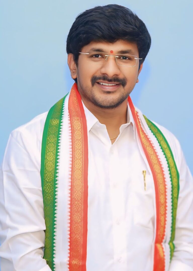 కట్టబోయిన అనిల్ కుమార్.