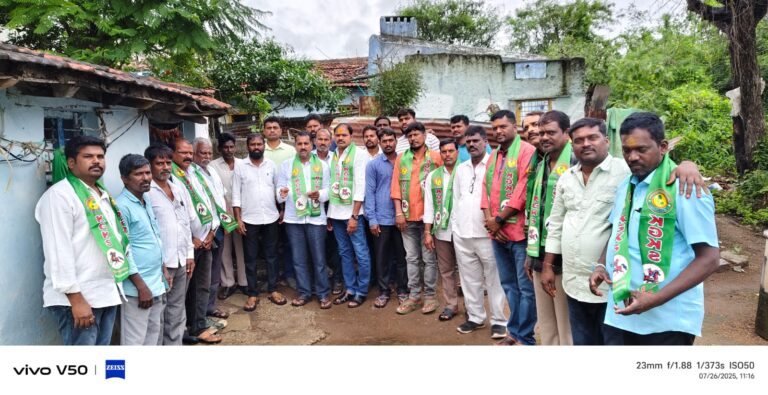 తెలంగాణ కల్లుగీత కార్మిక సంఘం రాష్ట్ర కార్యదర్శి బూడిద గోపి....
