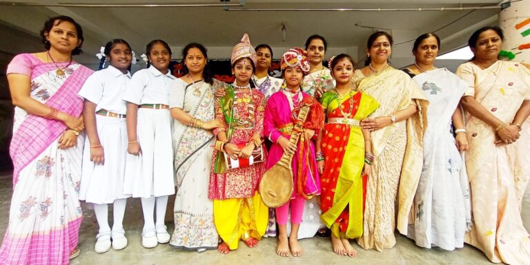 దేశం కొరకు పోరాడిన తీరును బుర్రకథ