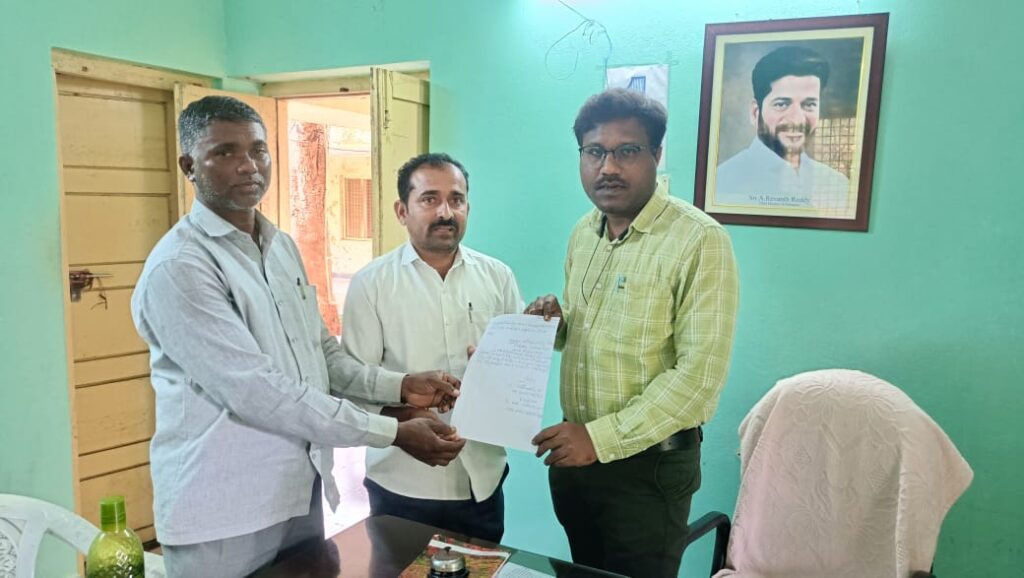 ఒకే కుటుంబం ఒకే వార్డులో ఉండే విధంగా ఓట్ల సవరణ చేయాలి- సీపీఐ-సీపీఎం