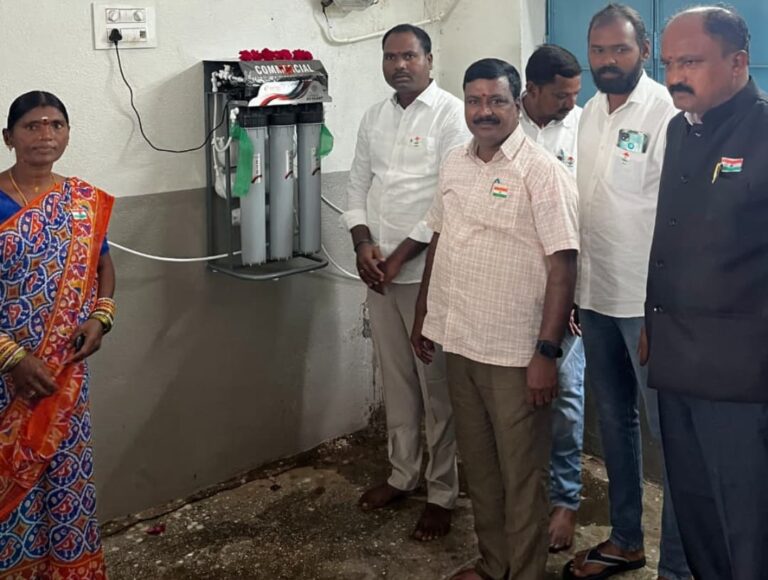 హిమ్మత్‌నగర్ హై స్కూల్‌లో ఉపాధ్యాయుల దాతృత్వం