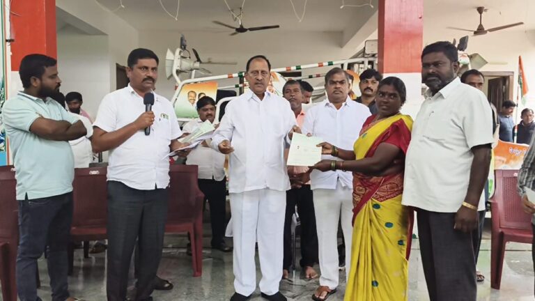 పార్టీలకతీతంగా సంక్షేమ పథకాలు అందిస్తున్నాం