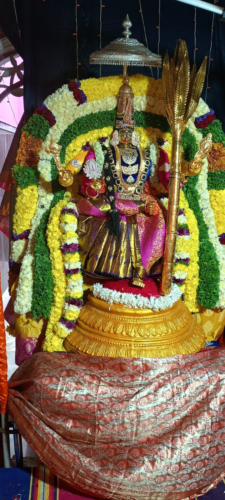 లలిత త్రిపుర సుందరి దేవి అలంకరణలో వాసవి మాత