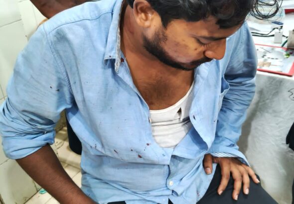 మండి బజార్‌ ఖుర్షీద్ హోటల్ లో యువకుడిపై దాడి