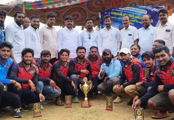 ఉజ్వల భవిష్యత్తుకు క్రీడలు ఎంతో దోహదపడతాయి