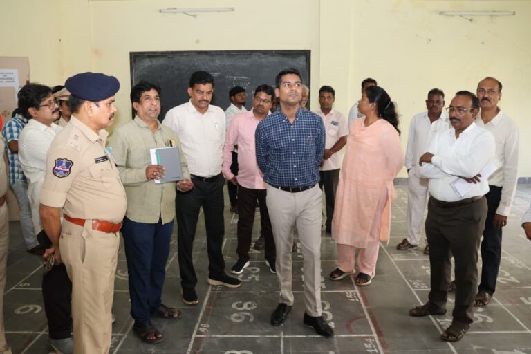 స్ట్రాంగ్ రూమ్ వద్ద పటిష్ట బందోబస్తు ఏర్పాటు